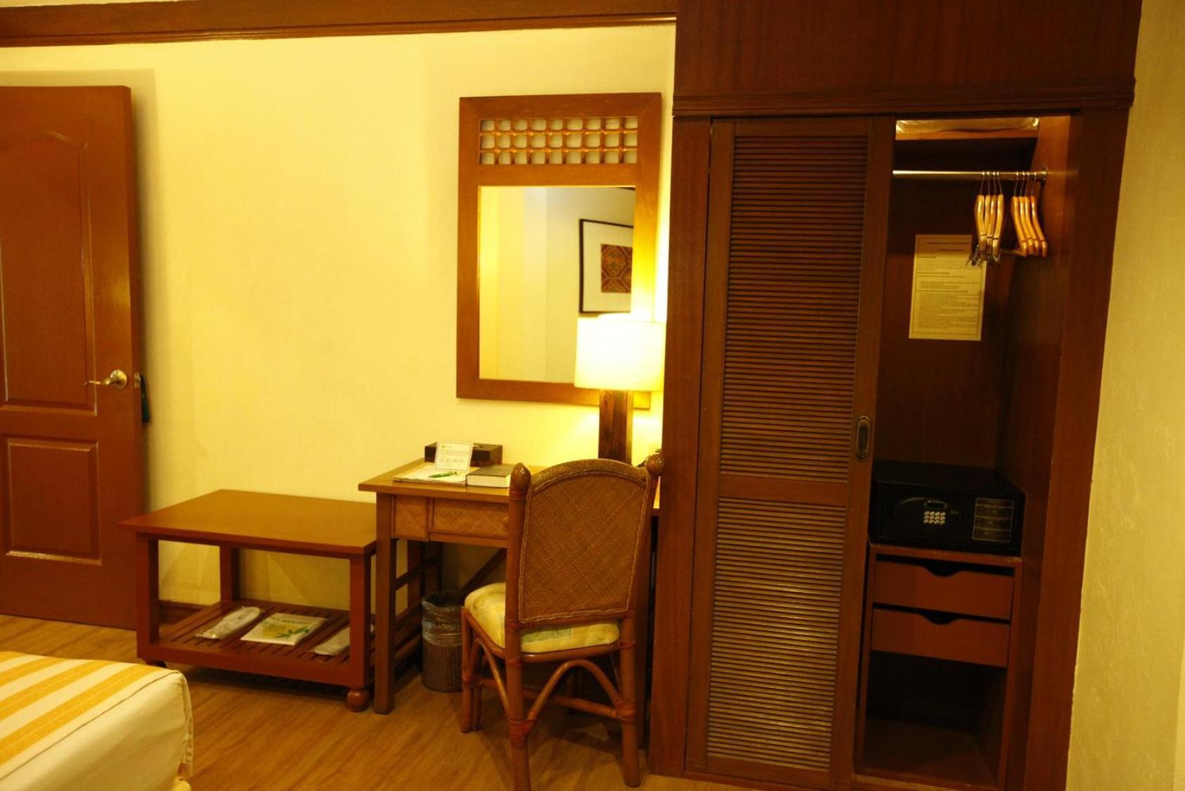 Boracay Tropics Resort Hotel Manoc-Manoc Exterior foto